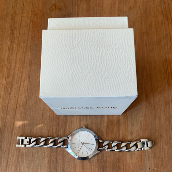 MK watch - Picture 5 of 6